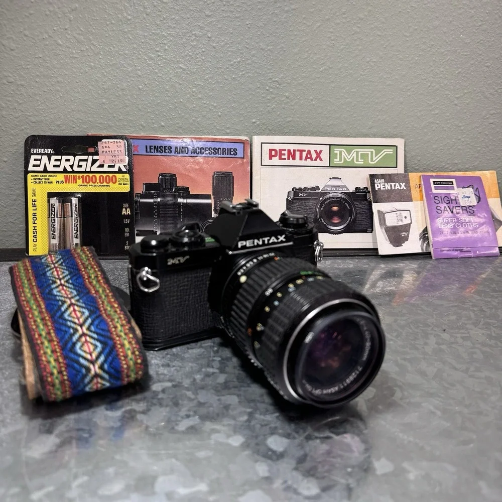 Asahi Pentax MV 1 35mm SLR Film‎ Camera SMC Pentax-M Zoom 1:2.8 ~ 4 40 ~ 80 mm